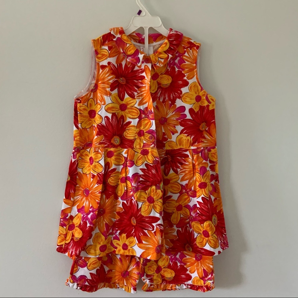 Like new short set. Beautiful colors.